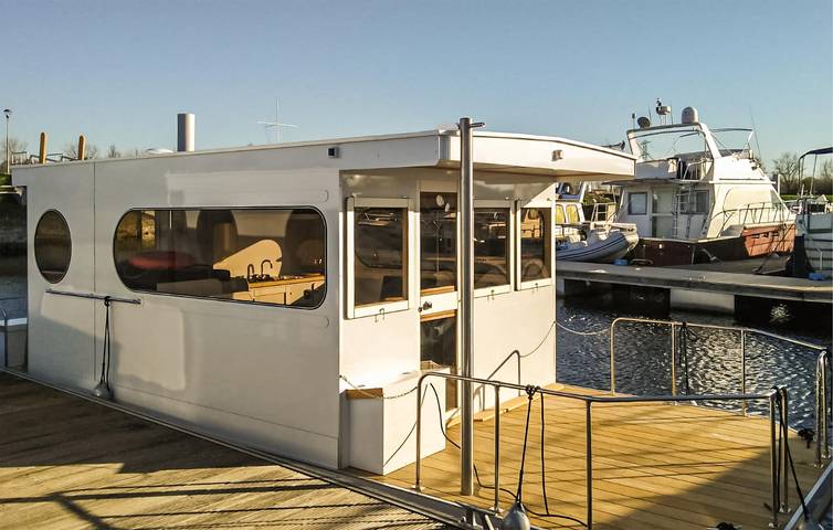 Hausboot für 4 Personen, mit Terrasse und Ausblick sowie Seeblick in Belgien