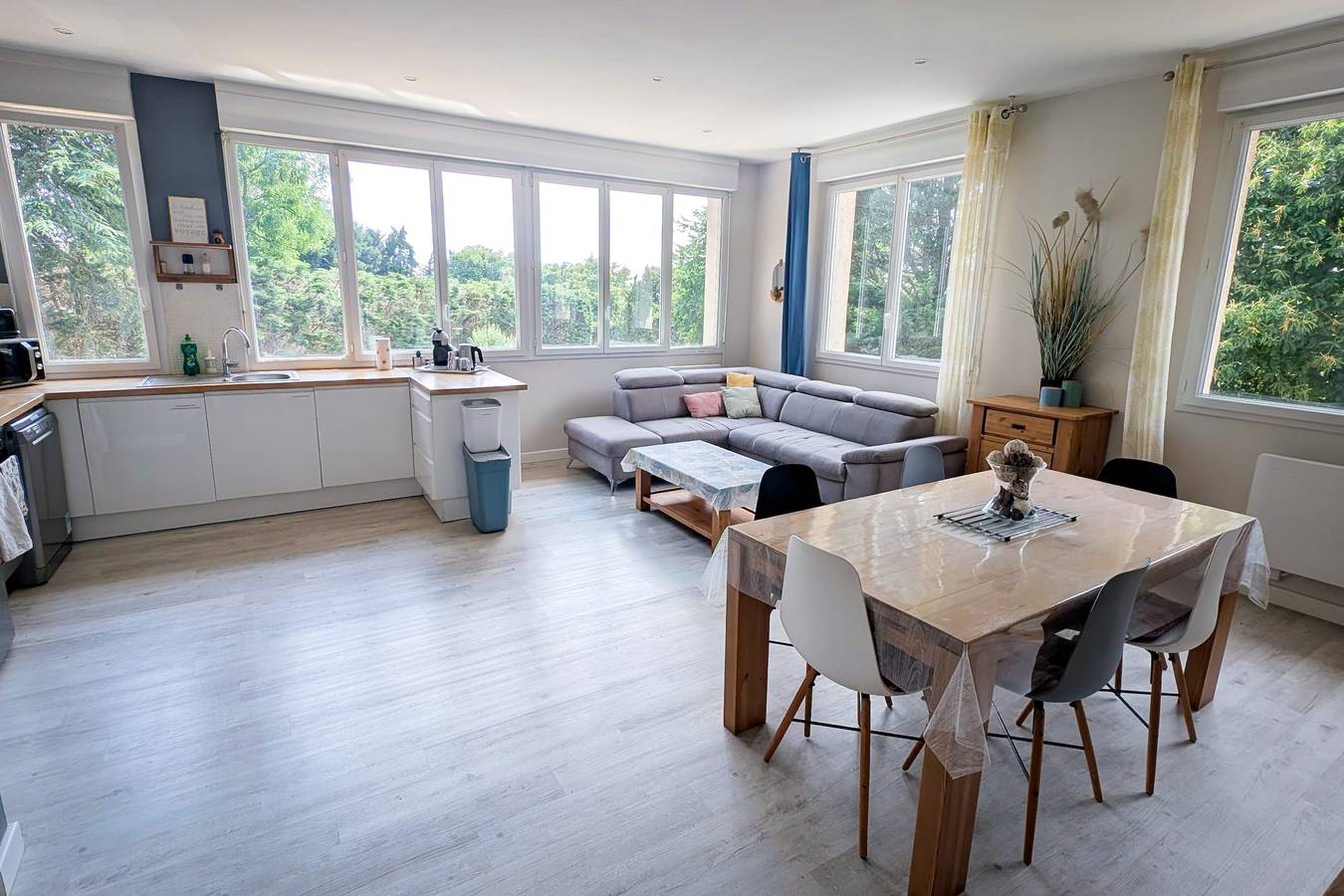 Entire apartment, Pleurtuit, a luminous green haven in Pleurtuit, Saint-Malo region
