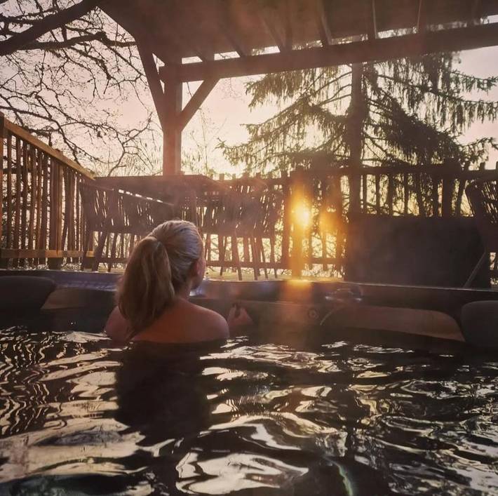 Camping voor 6 personen, with Balkon and Whirlpool as well as Terras and Tuin in Haute-Marne