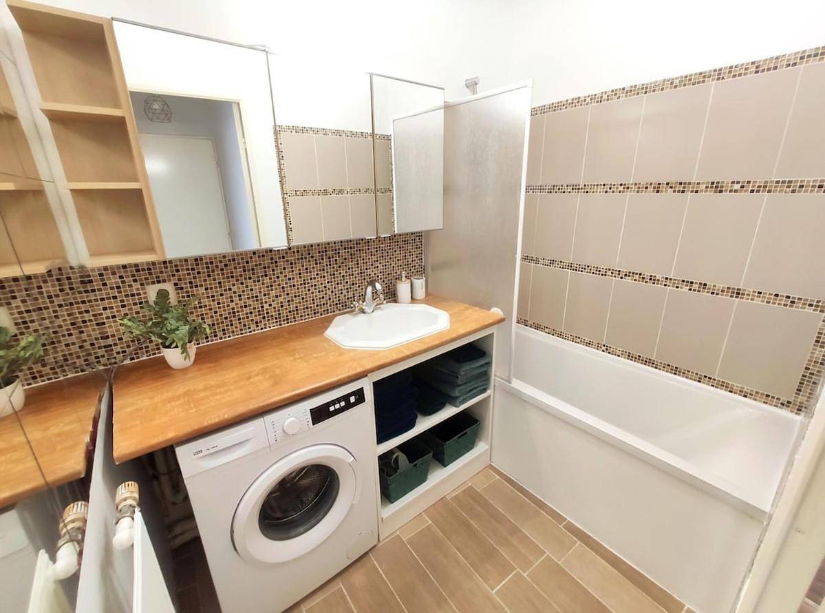 Appartement entier, Two-Bedroom Apartment in Champs-sur-Marne, Seine-et-Marne
