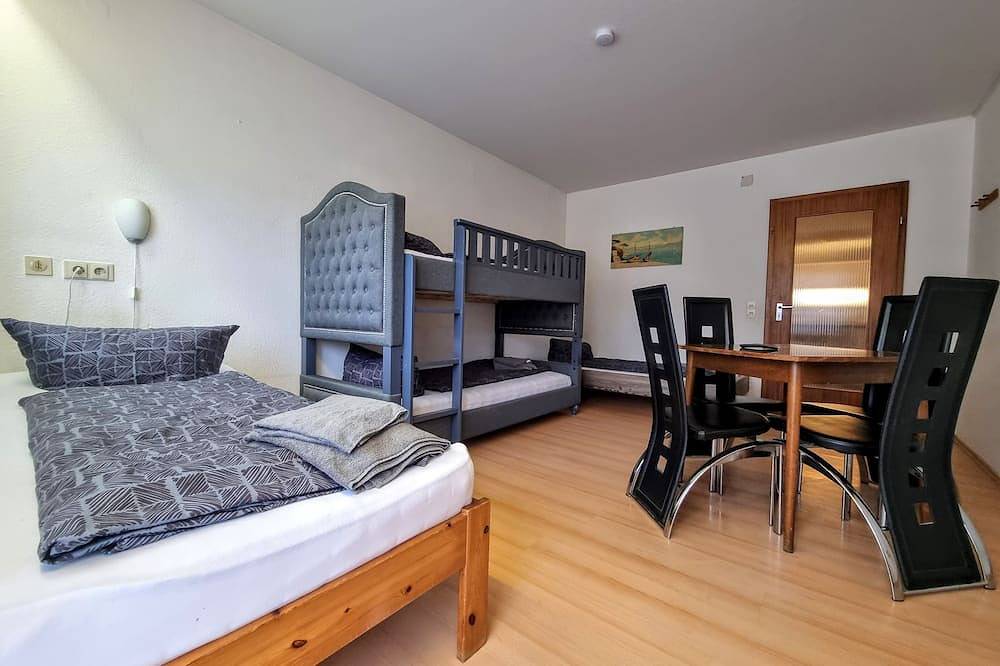 Ganze Wohnung, Apartment mit Balkon, Bad, Wc und Küche in Karlsbad (Baden), Kraichgau