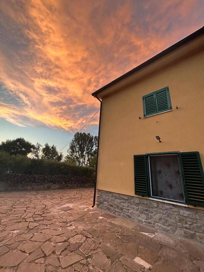 Agriturismo per 3 persone, con Balcone e Terrazza nonché Giardino e Panorama in Provincia di Potenza