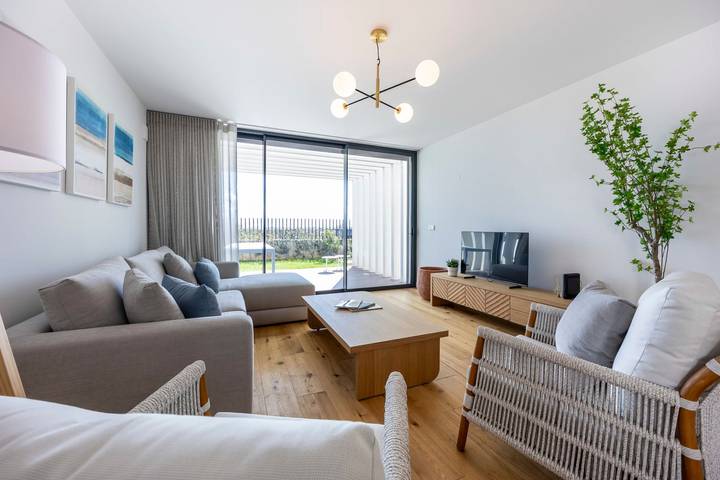 Appartement de vacances pour 4 personnes, avec piscine et jardin