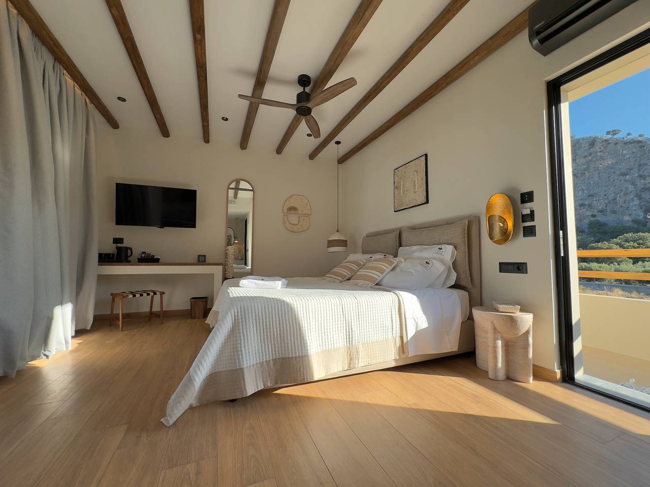 Ganze Wohnung, Apartment 'Flaccida' mit Bergblick, Wlan und Klimaanlage in Rhodos