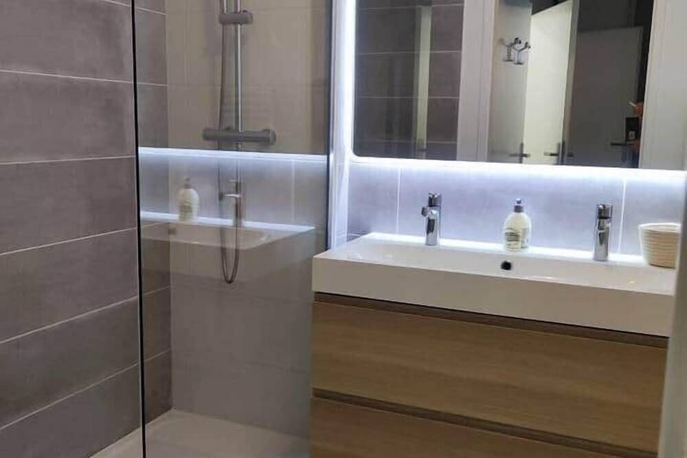 Entire apartment, Beautifull 3 rooms flat in Evry 35 mins from Paris in Évry-Courcouronnes, Essonne