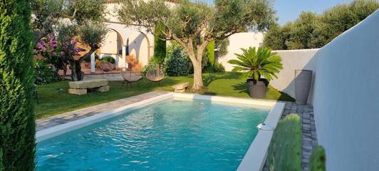 Cottage pour 8 personnes, avec piscine et jardin à Saint-Nazaire-de-Pézan