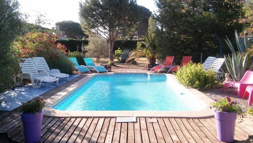 Maison d’hôte pour 2 personnes, avec vue ainsi que jardin et piscine à Mirepeisset