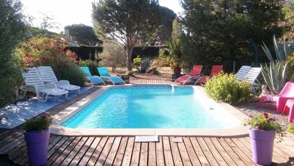Gîte pour 2 personnes, avec jardin ainsi que vue et piscine à Mirepeisset