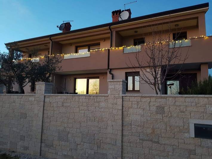 Ferienwohnung für 5 Personen, mit Garten und Balkon in Kroatien