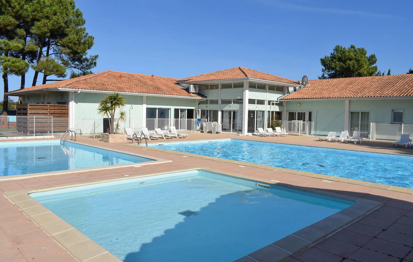 Appartement de vacances confortable avec piscine, jardin et WiFi - 2 km de la plage in Dolus-d'Oléron, Côte de Beauté