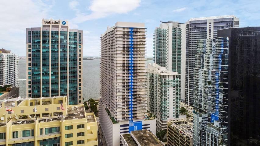Vacation rental for 6 people, with hot tub and balcony in Miami