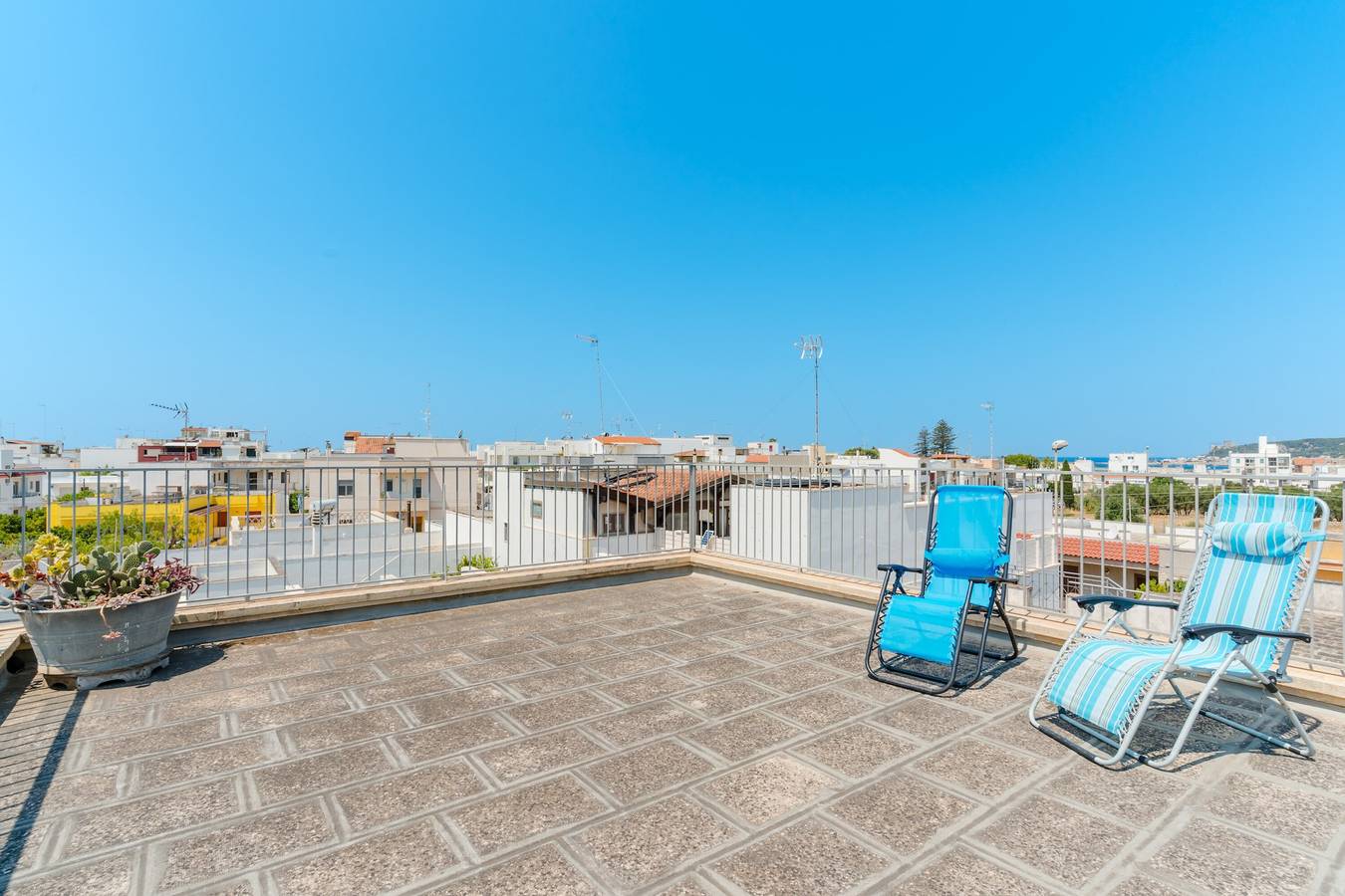 Appartamento intero, Appartamento 'Bouganvillea' con vista mare, terrazza condivisa e aria condizionata in Nardò, Nardò (comune)