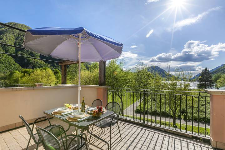 Vakantieappartement voor 4 personen, met uitzicht op het meer en balkon, kindvriendelijk in Gemeente Porlezza