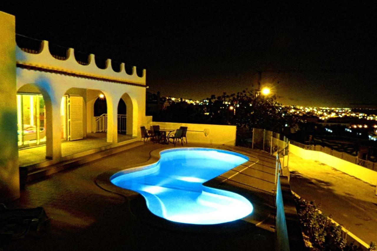 Villa with Private Pool in Albufeira e Olhos de Água, Distrito de Faro