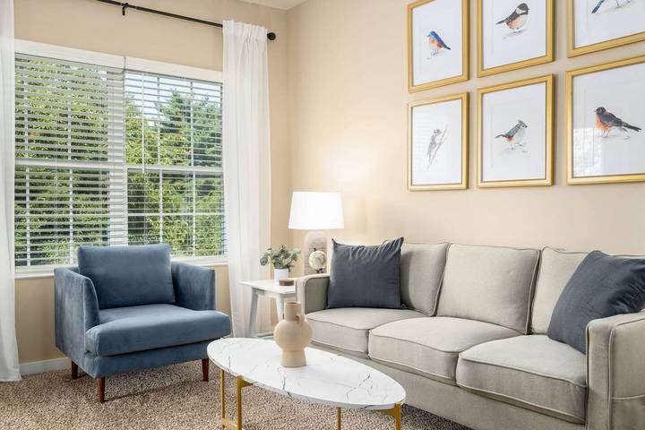 Vacation rental for 2 people, with balcony and pool in Columbus