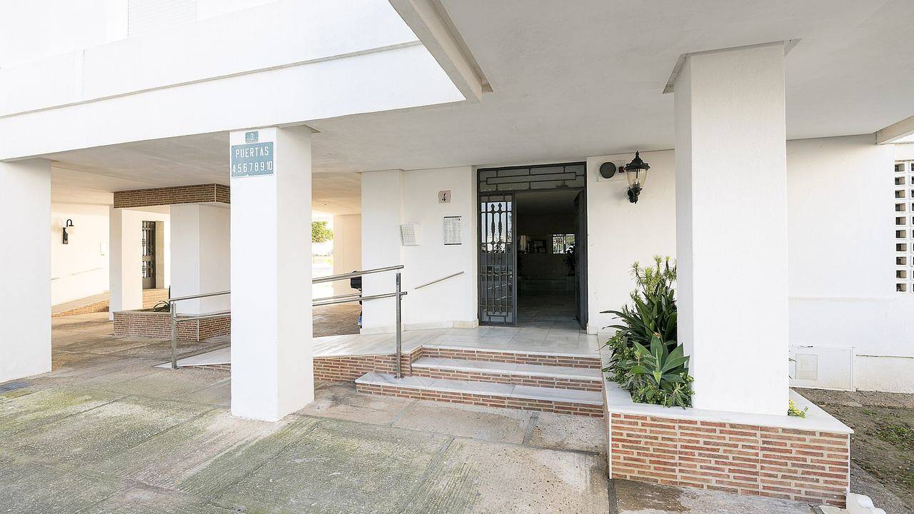 Apartamento vacacional entero, Apartamento de vacaciones para 7 personas con piscina in Valdelagrana, El Puerto de Santa María