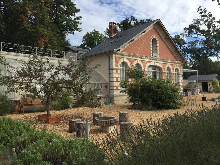 Location de vacances pour 2 personnes, avec Terrasse et Jardin ainsi que Vue sur le lac et Vue à Gièvres