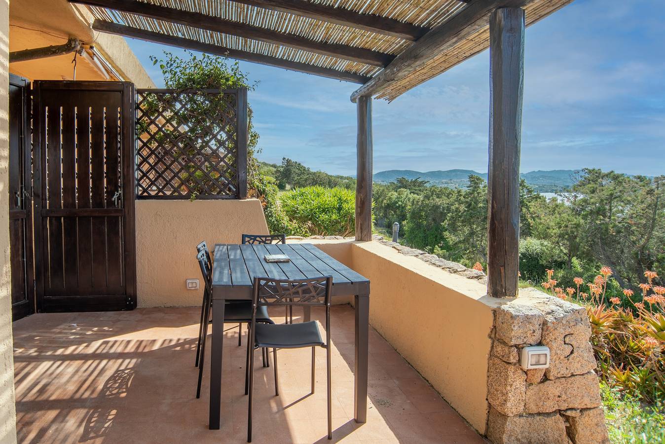 Ganze Wohnung, Haustierfreundliches Apartment "Cottage Sea House" mit Meerblick und Balkon in Costa Serena, Palau (Sardinien)