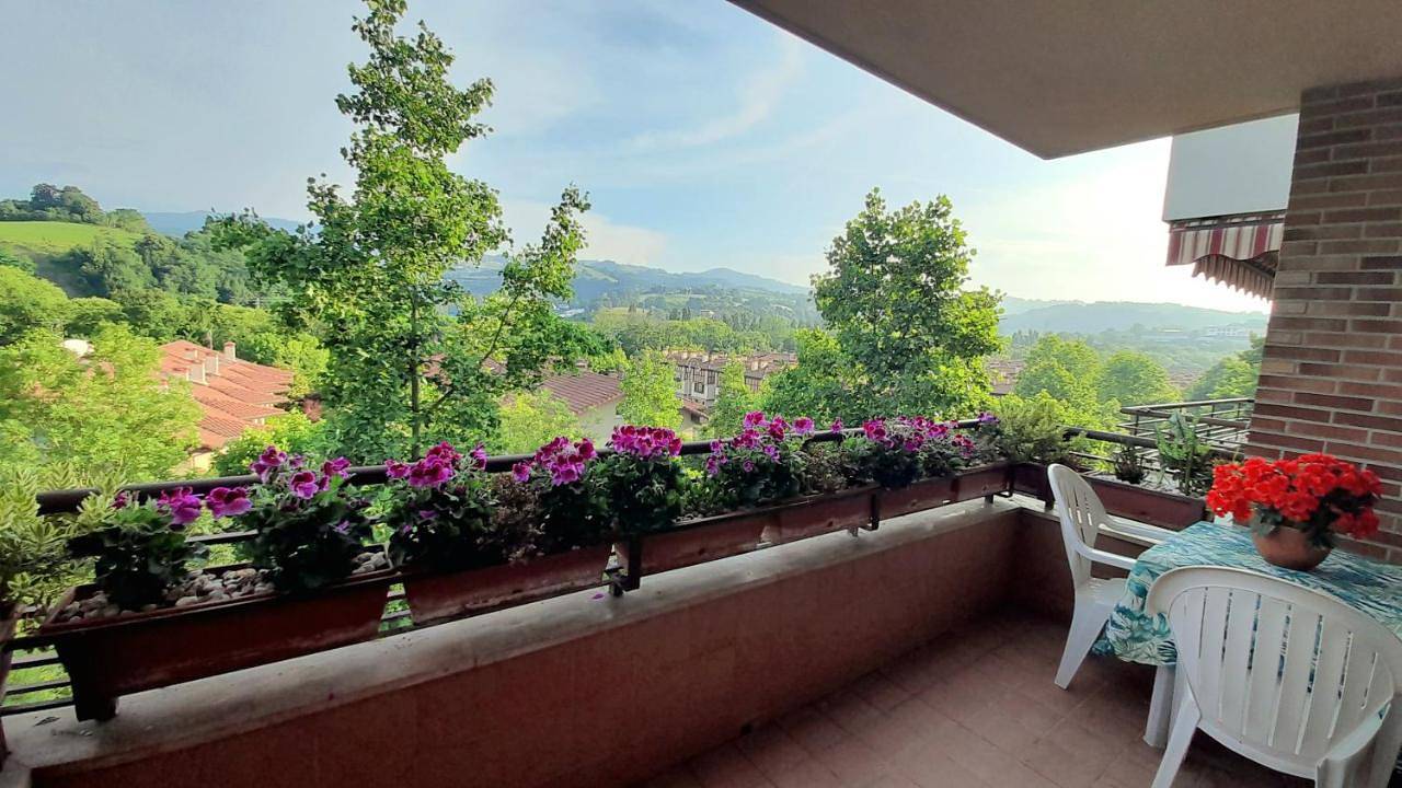 Apartamento entero, Zuberoa- vistas, terraza y parking in Zarauz, Costa Vasca
