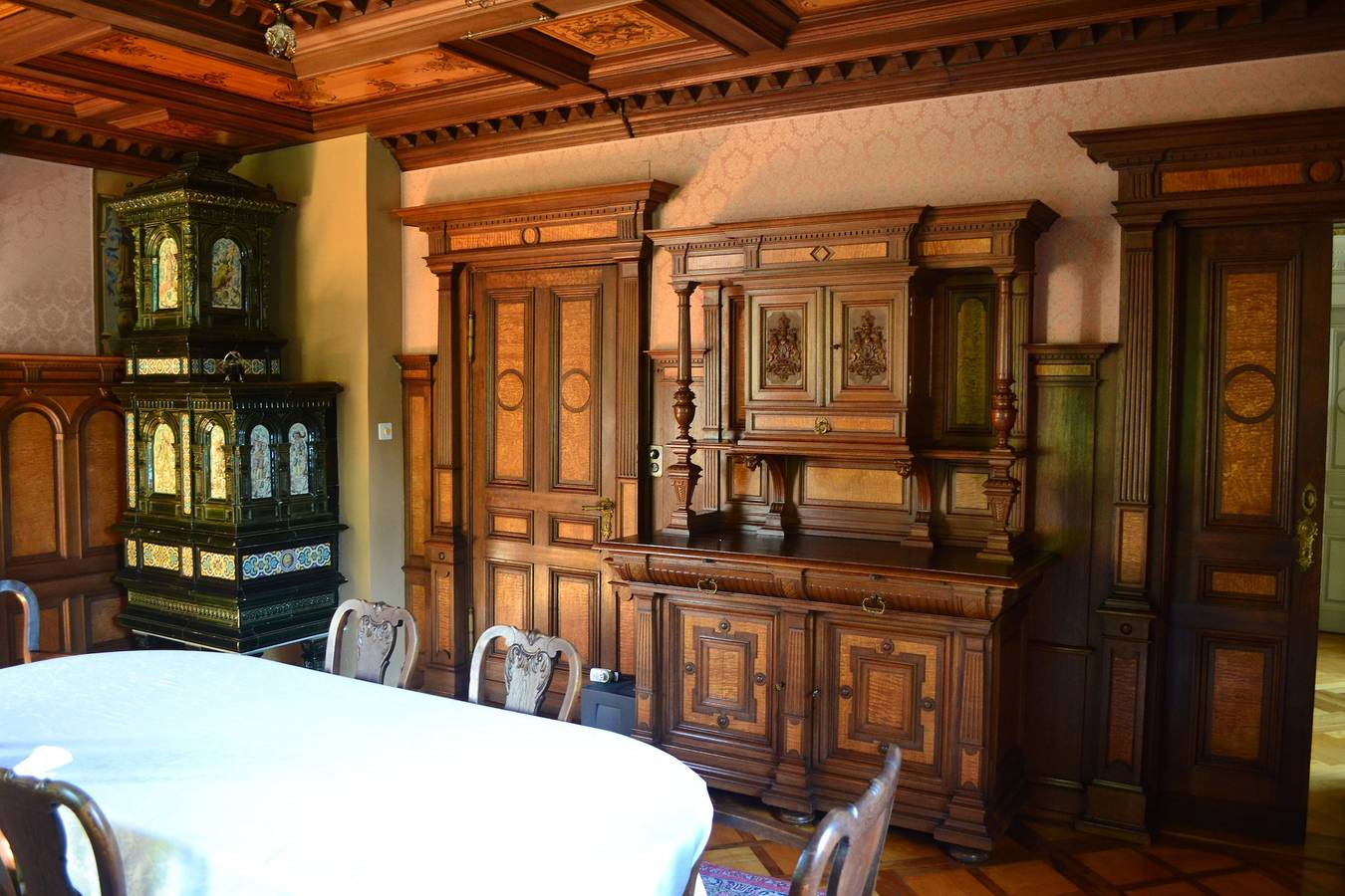 Ganze Ferienwohnung, Historische Fabrikantenvilla Wohnung Eg und 1.Og in Mitlödi, Glarus Süd