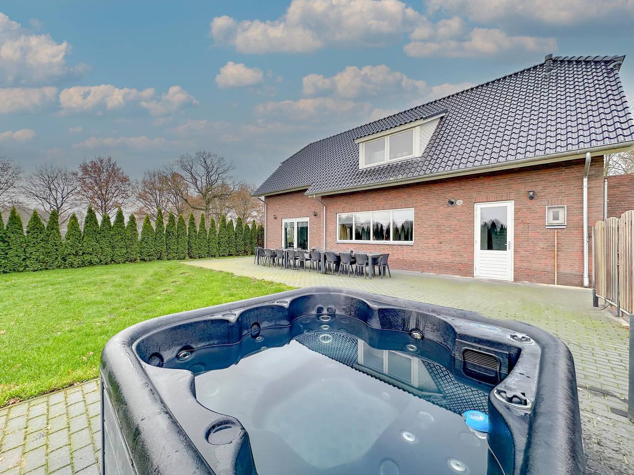 Ideal family home with spa and large garden 18-P in Brabante Settentrionale