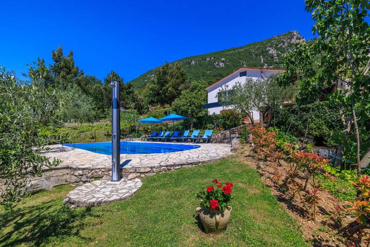 Ferienwohnung für 4 Personen, mit Terrasse und Pool