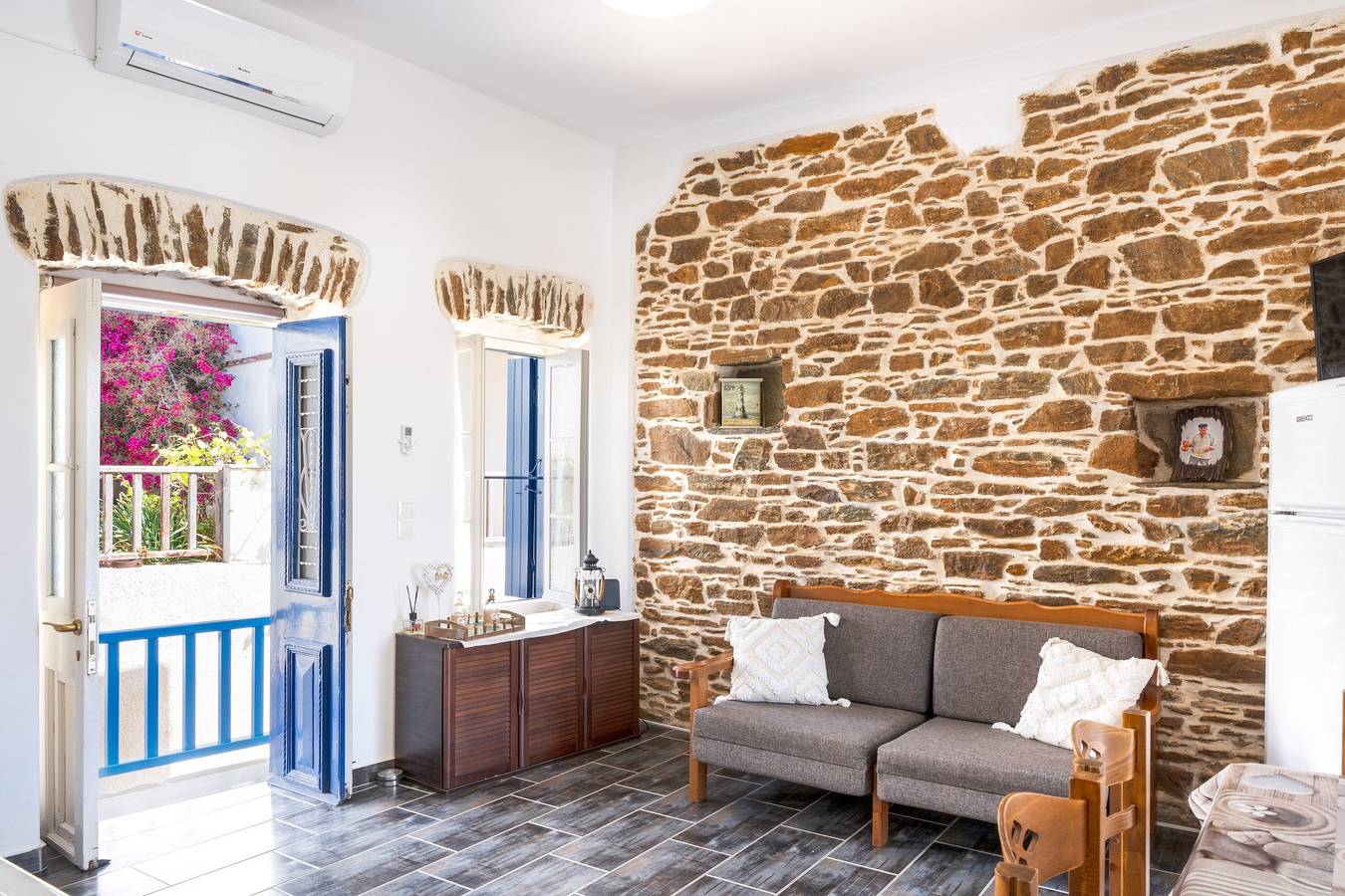 Entire apartment, Apartment 'Olga's House Kythnos' with Balcony in Kythnos