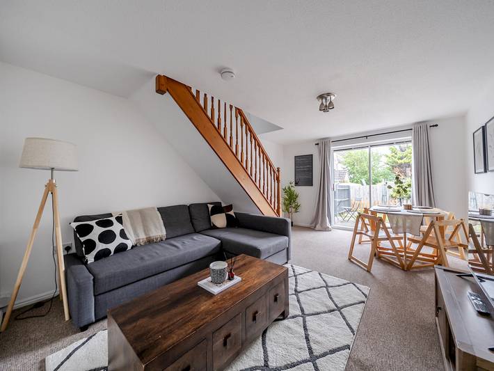 Glamping for 5 people, with garden and terrace in Oxford