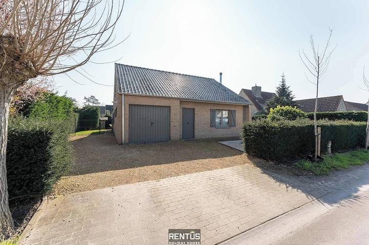 Ferienhaus für 8 Personen, mit Garten und Pool sowie Balkon