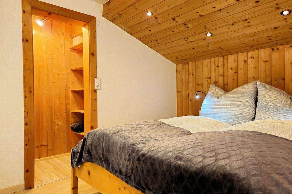Apartamento entero, Acogedor apartamento para 4 personas con Wifi, Tv, balcón y mascotas permitida in Fließ, Region de Tirol Alto