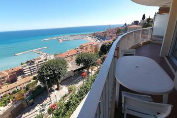 Gîte pour 2 personnes, avec balcon dans Plage des Sablettes Est