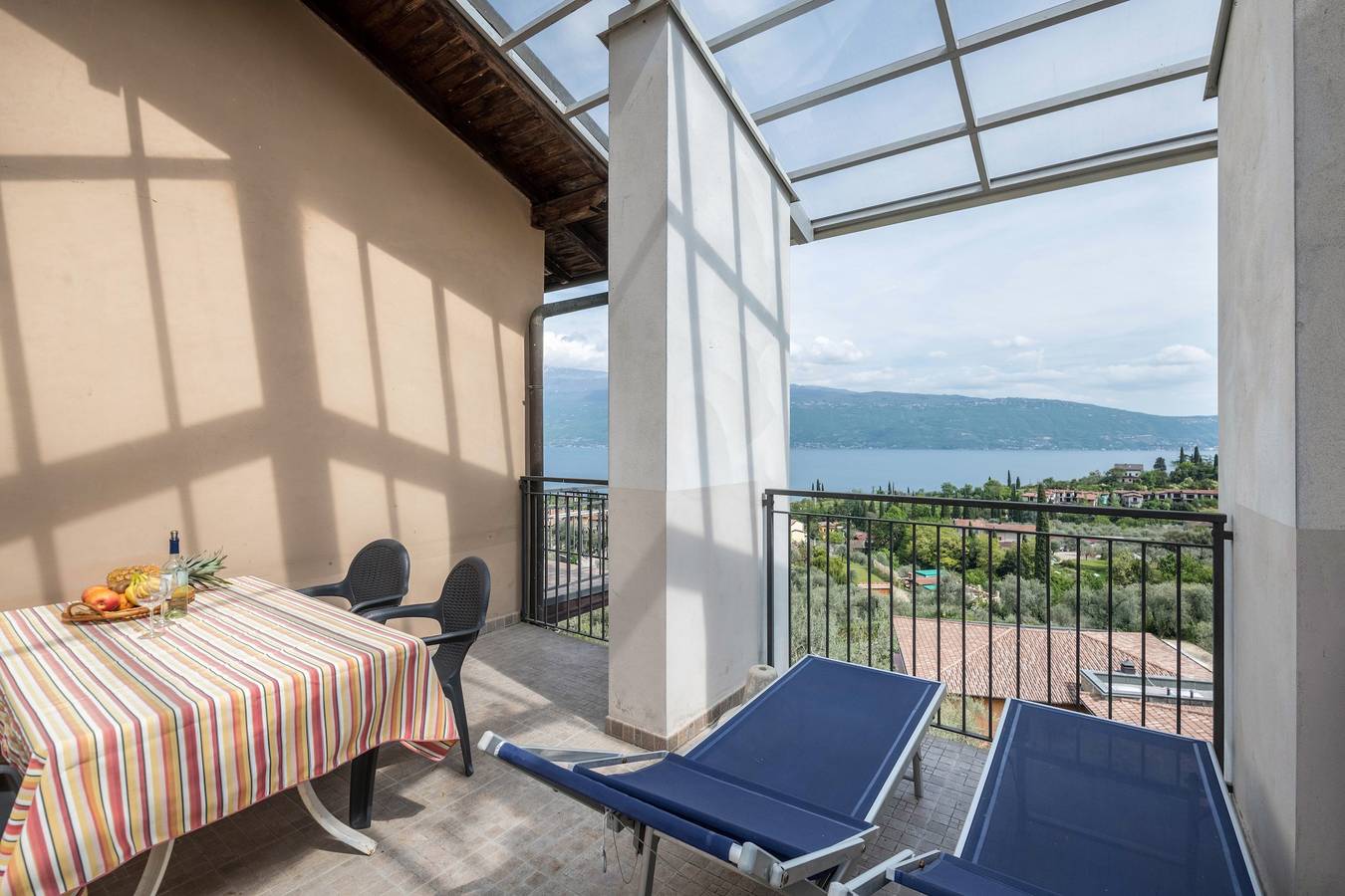 Ganze Wohnung, Ferienwohnung Al Agave Sopra mit Bergblick, Seeblick in Toscolano-Maderno, Gardasee-Berge