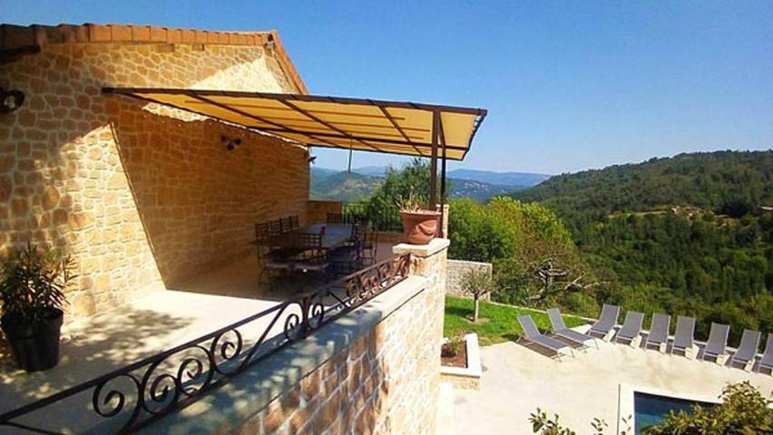 Location de vacances pour 8 personnes, avec jardin ainsi que balcon et piscine à Prades (Rhône-Alps) - 2