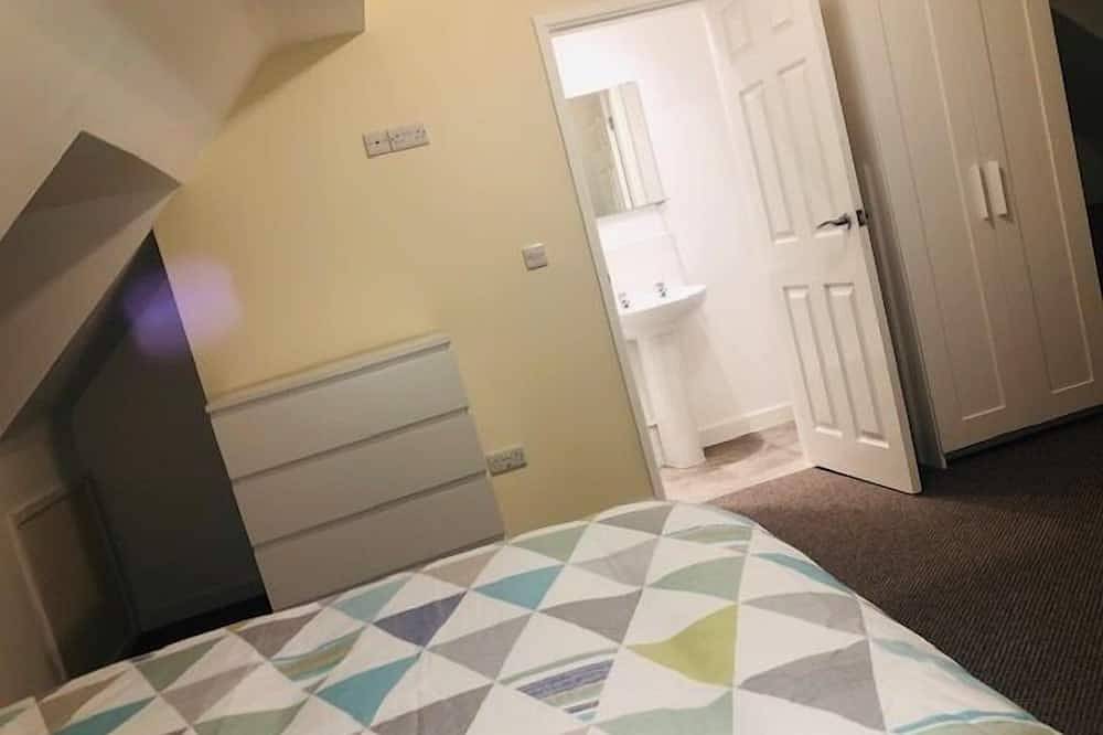Casa-Baño Privado in Stoke-on-Trent, Midlands