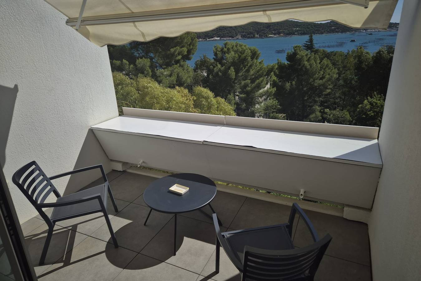 Estudio entero, Bright studio with pool and sea view in La Seyne-sur-Mer, Region de Toulon