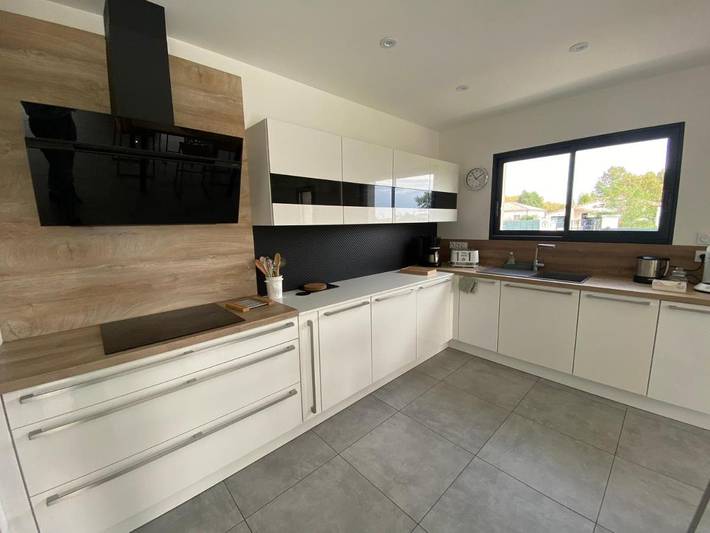 Location de vacances pour 6 personnes, avec vue ainsi que jardin et terrasse à Montech - 2