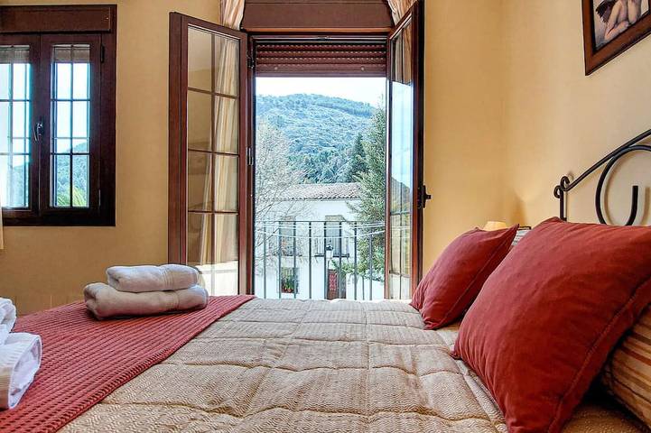 Nice home in Grazalema with house a mountain view in Grazalema, Pueblos Blancos