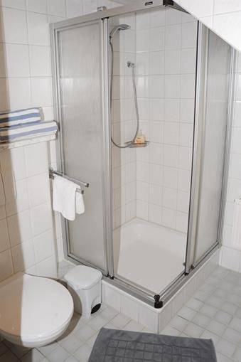 Single Room with Shared Shower and Toilet in Eisenberg, Bayerisch Schwaben