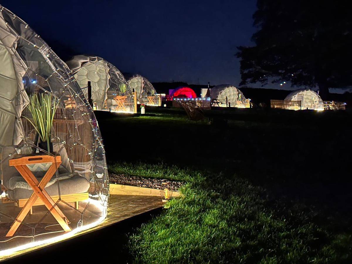 Deerstone Glamping-Boulsworth Hill Dome Hot tub in Lancashire