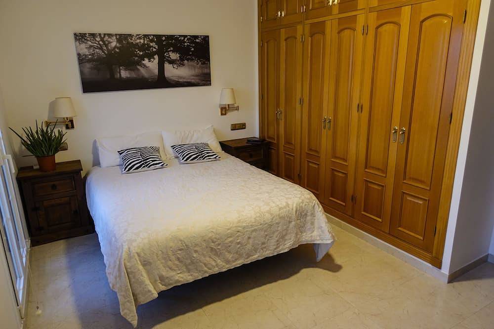 Villa mit Meerblick, privatem Pool, 7 Zimmern, 2 Wohnzimmern, 2 Küchen, 4 Badezimmern in La Viña (Torre del Mar), Vélez-Málaga