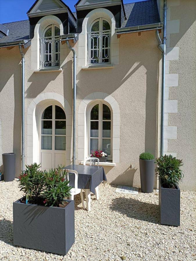 Villa Esperanza Chambre de plain-pied, indépendante, à 200 m du château de Valençay proche Zoo de Beauval et Châteaux de La Loire in Valençay, Vallée de la Loire
