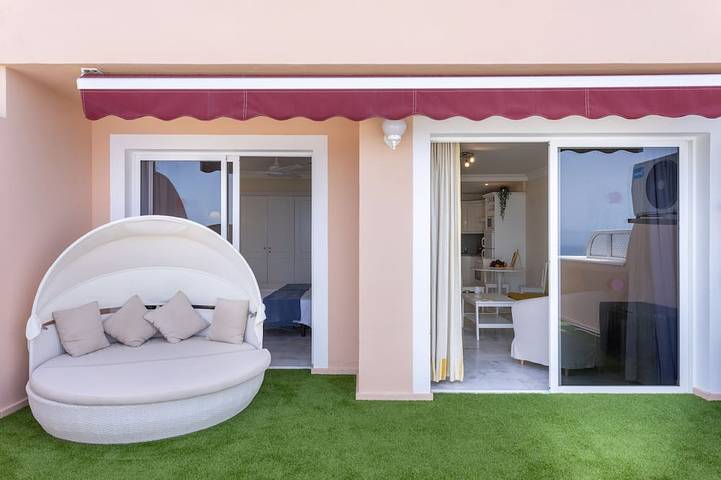 Appartement entier, Superbe Emplacement - Vue Panoramique Sur La Mer Et Le Cliff - WIFI - TV Satellite - Sky TV in Playa de los Guíos, Santiago del Teide