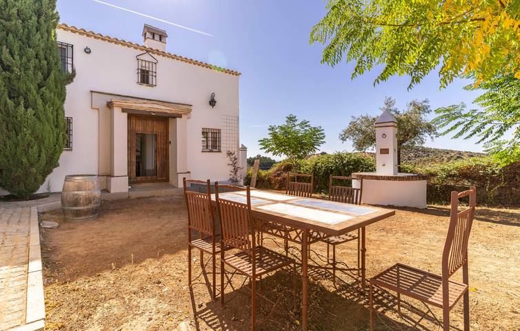 Ferienhaus für 8 Personen, mit Garten und Terrasse sowie Pool in Constantina