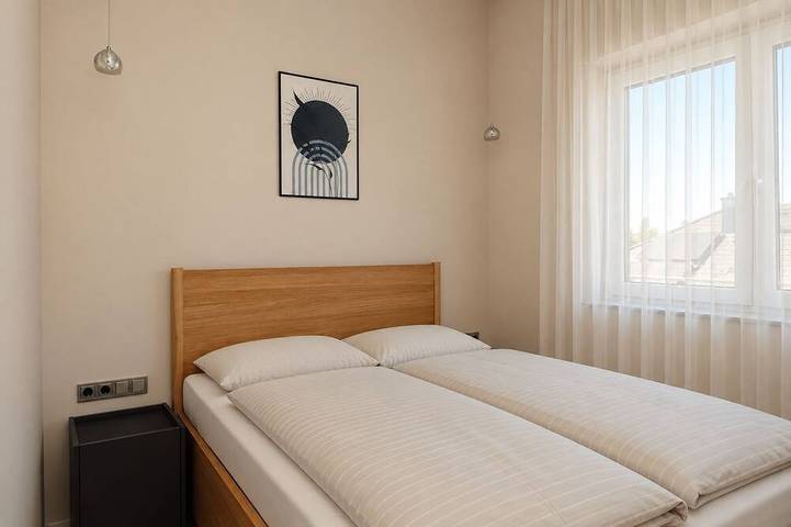 Ganze Wohnung, Fischers Apartment 5 – Neubau 2026 1-Schlafzimmer Klima Balkon Parkplatz See 1km in Starnberg, Starnberger See
