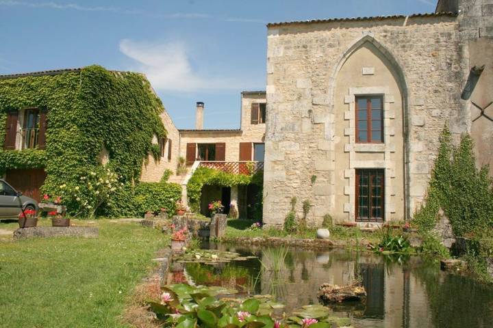 Gîte pour 11 personnes, avec jardin ainsi que piscine et vue à Annepont