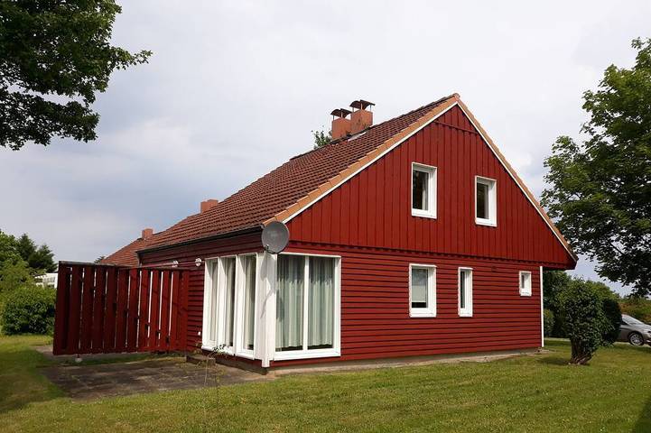 Ferienhaus für 4 Personen, mit Terrasse und Garten