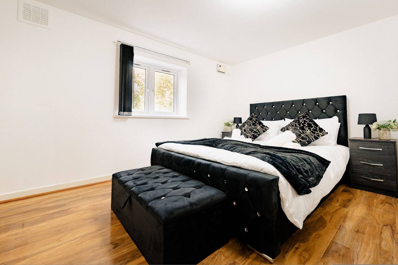 Entire apartment, Lux Woolwich Flat | 2 Stops to Canary Wharf in Greenwich, London
