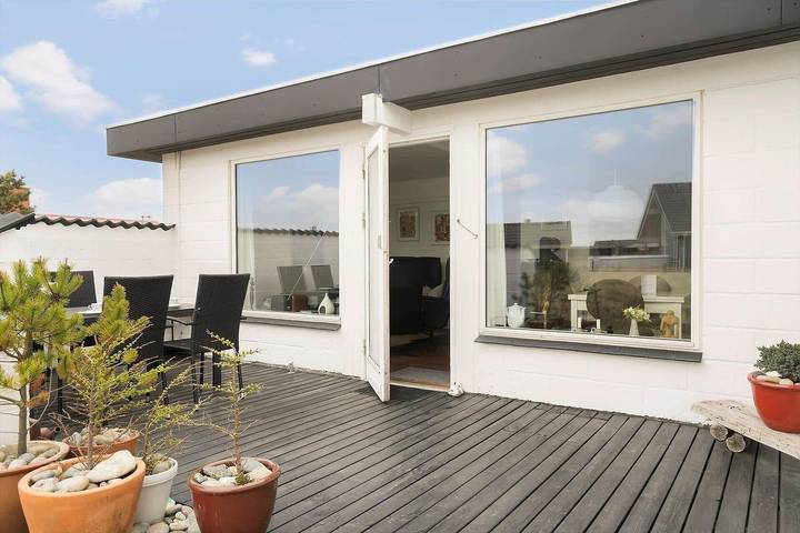 Ferieudlejning for 5 personer, med terrasse, husdyr tilladt i Vorupør
