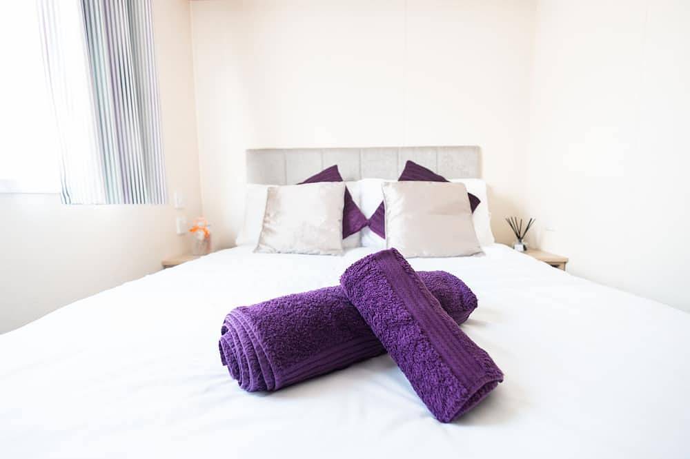 Pineview Retreat - a three bedroom property on Shorefield Country Park, Milford on Sea in Milford-on-Sea, Hampshire