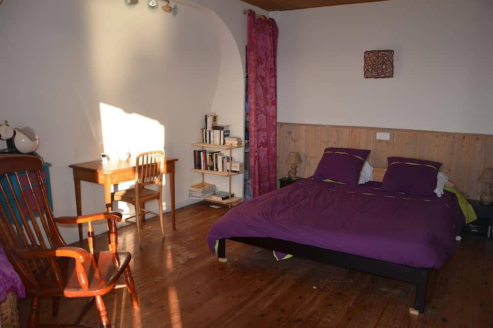 Exceptionnelle villa  avec vue magique, accès direct plage, 5 mn du centre ville in Perros-Guirec, Côte de Granit Rose